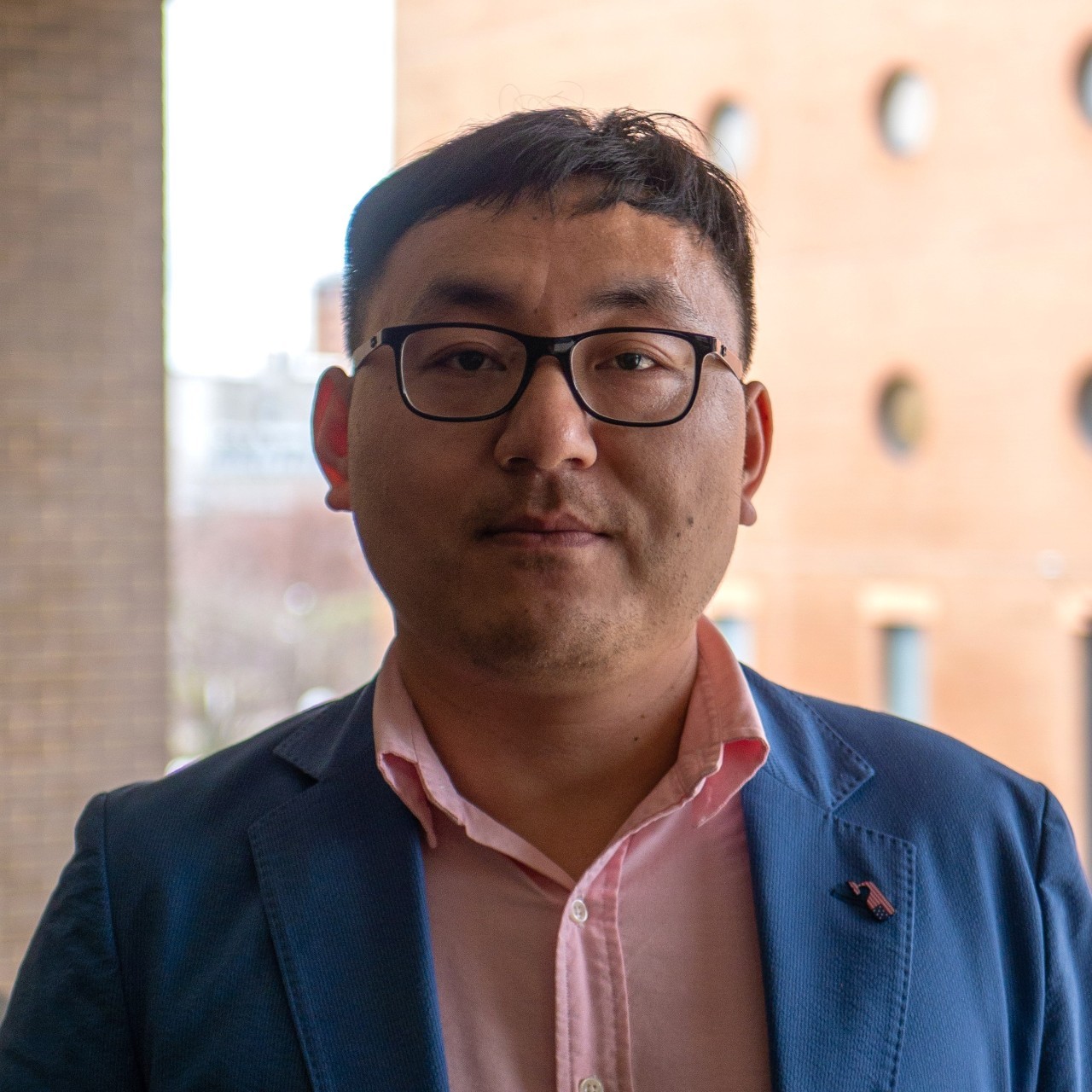 Headshot of Professor Zhi Niu