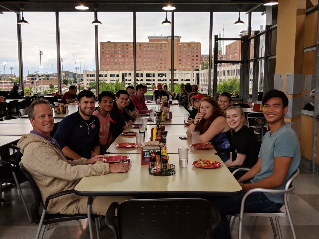 Engineering Living Learning Community 2019 members at a FUEL faculty dinner