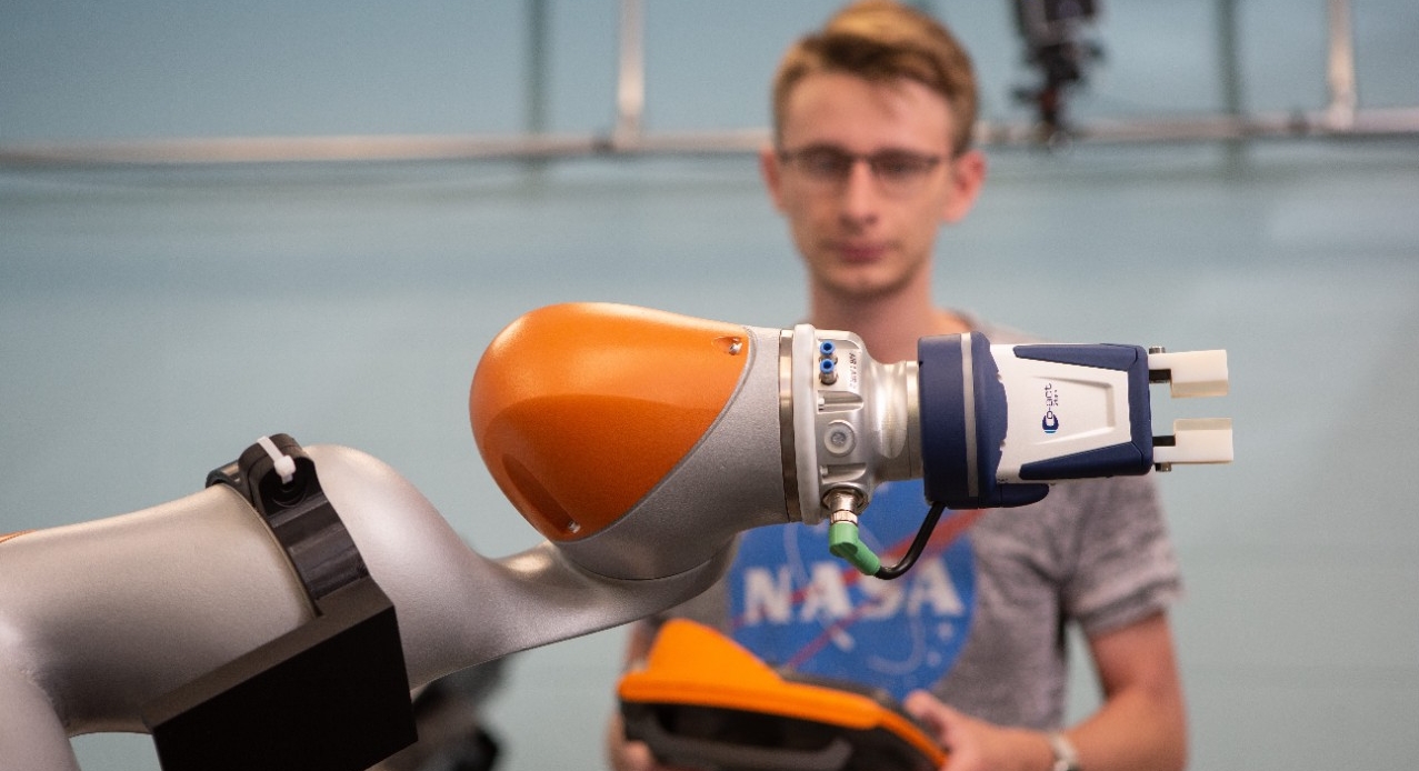 Dr. Ou Ma's Aerospace and Mechanical Engineering lab.